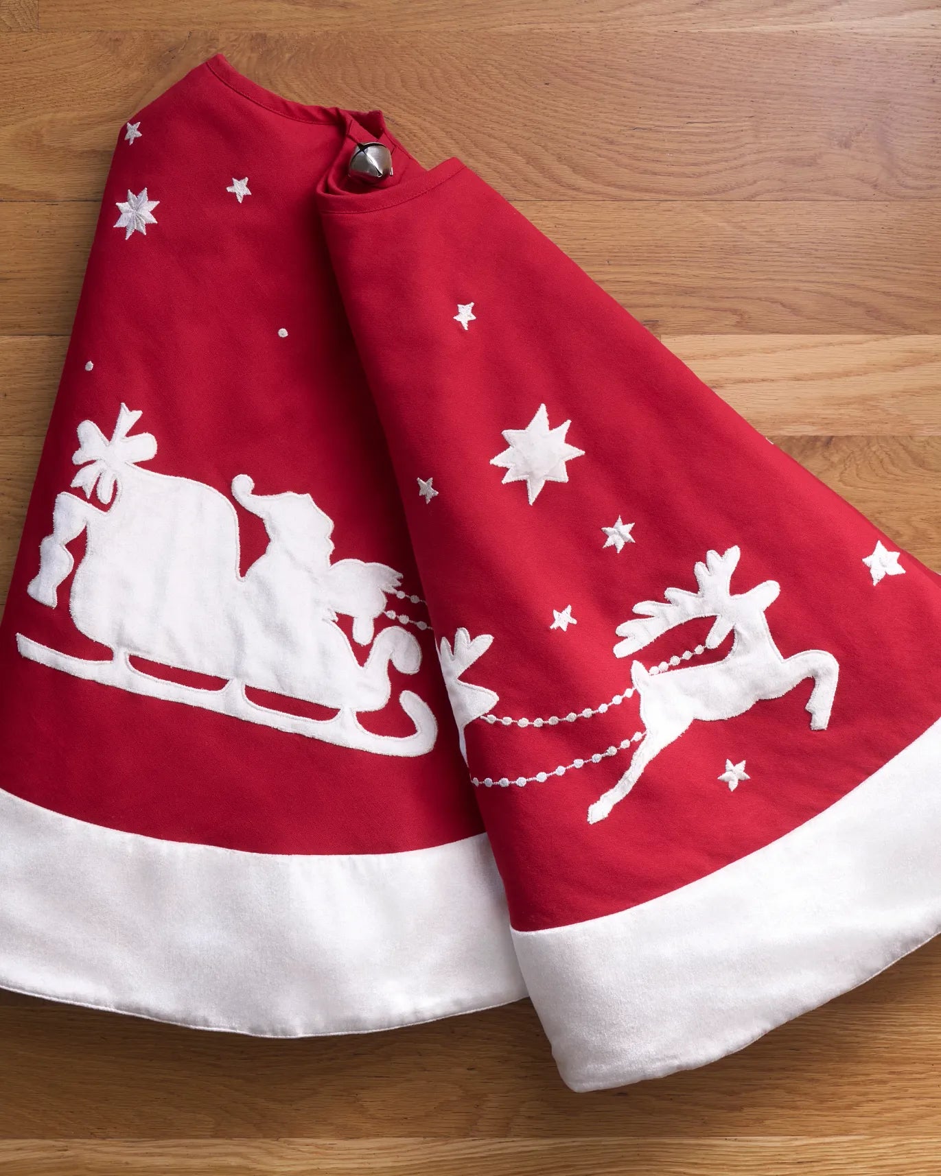 Dashing Through the Snow Christmas Tree Skirts