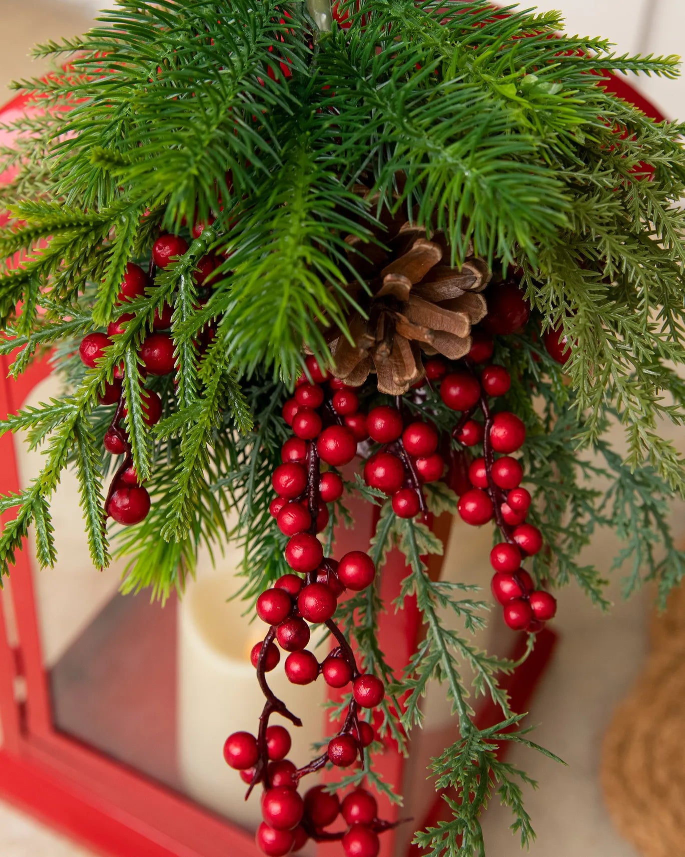 Outdoor Lit Holiday Lanterns